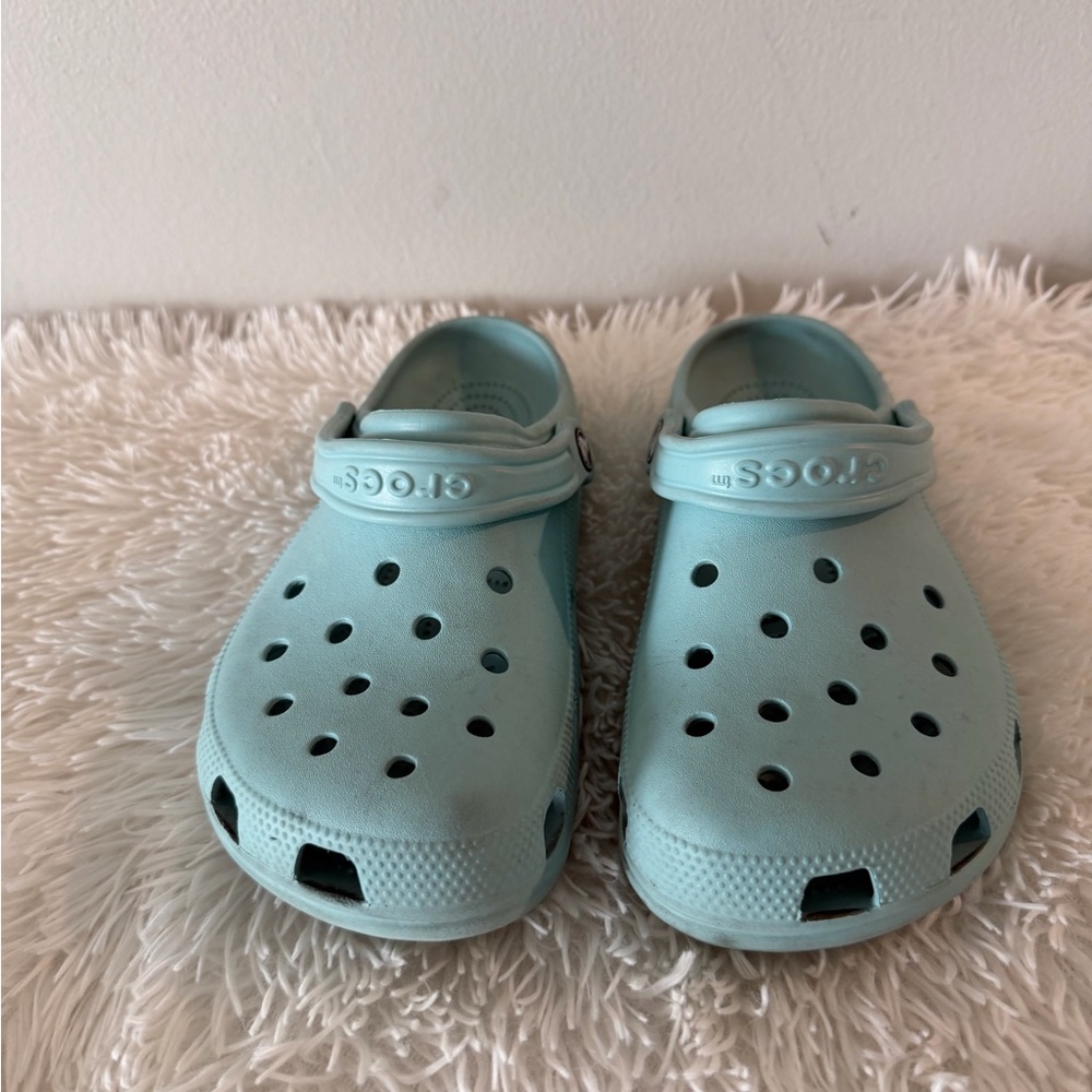 Crocs Women Classic Clog in Light Aqua Size 10